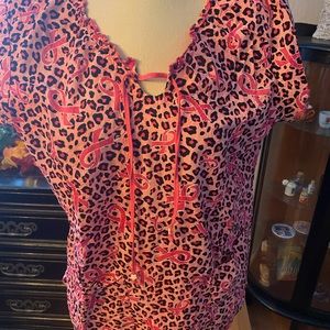 Woman’s Koi scrub top Size L